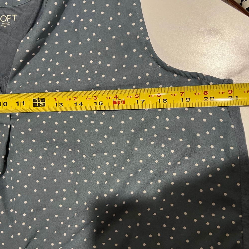 Loft Outlet Split Neck Tank Top Light Periwinkle White Dots Front Jersey Back M - Picture 8 of 9